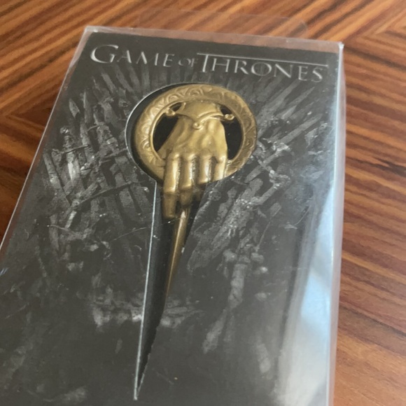 Game of thrones collectible hand of the king pin - Picture 4 of 4